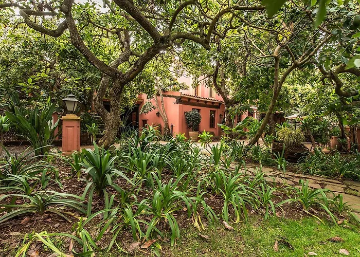 Homeforguest Cosy Rural Flat El Romero With Large Gardens *