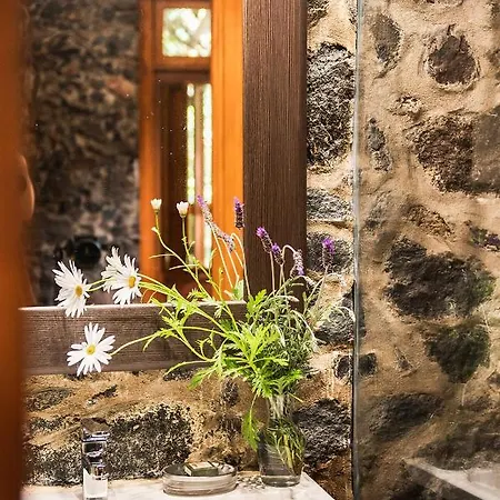 Homeforguest Cosy Rural Flat El Romero With Large Gardens *