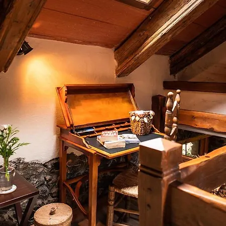 Homeforguest Cosy Rural Flat El Romero With Large Gardens アパート